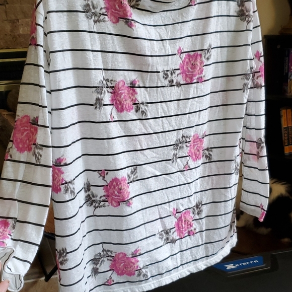 Long-Sleeve Top - Picture 5 of 5